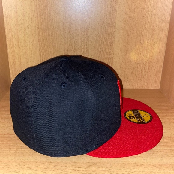 Los Angeles Dodgers Black & Red 59FIFTY Fitted Cap - Picture 5 of 9